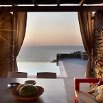 Litharia, Enchanting Location And View فيلة