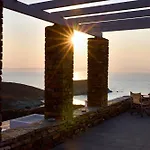 Litharia, Enchanting Location And View فيلة *