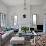 Litharia, Enchanting Location And View *