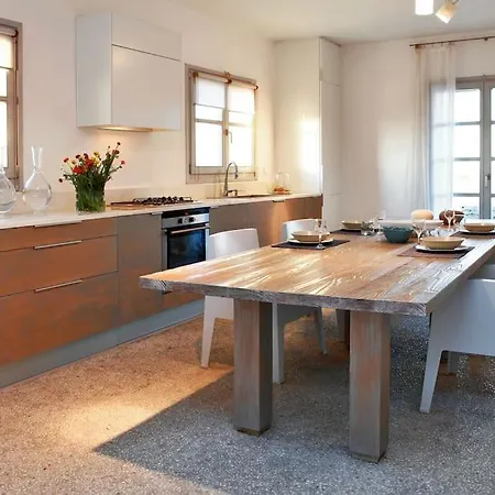 Litharia, Enchanting Location And View