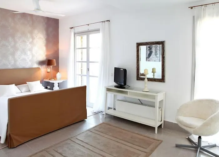 Litharia, Enchanting Location And View Ioulis